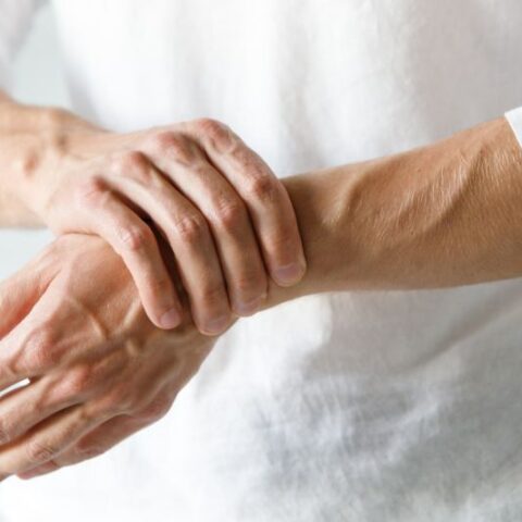 تقييم مشاكل اليد والرسغ objective hand assessment ( amadeo)